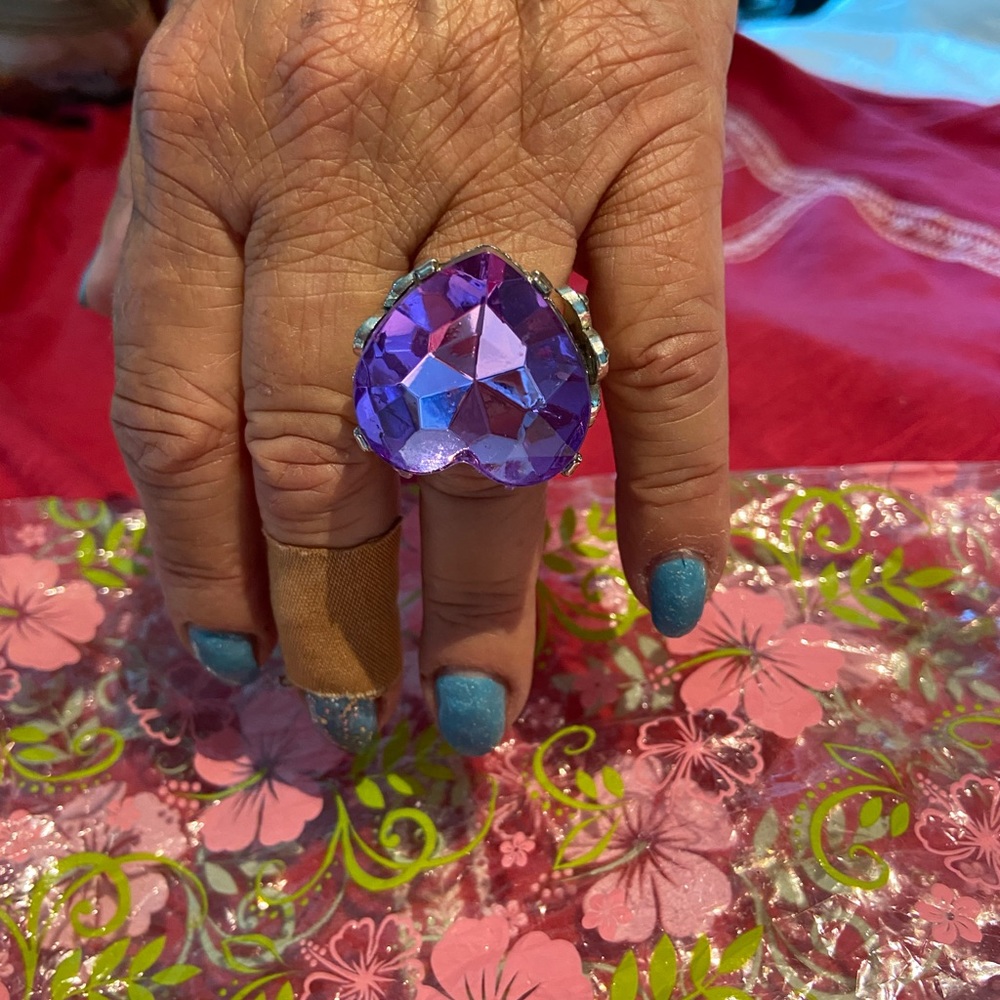 Big Purple crystal Heart 💜 ring